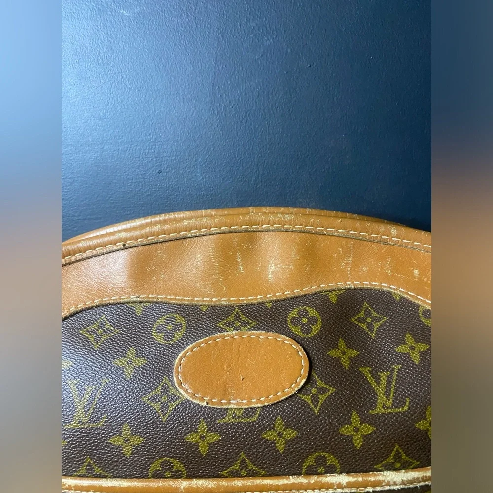 Authentic Vintage Louis Vuitton Monogram Brown Tan Messenger/Travel Bag - Picture 3 of 17